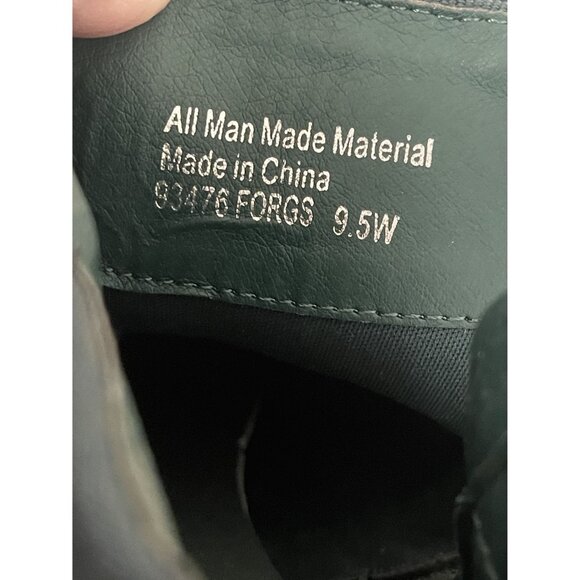 Boston Design Women's 9.5 WIDE Green Vegan Suede Flat Ankle Booties Holiday - Picture 8 of 8